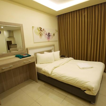 Lujain Hotel فندق النور واللجين Ammán Szoba fotó