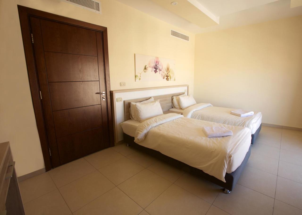Lujain Hotel فندق النور واللجين Ammán Szoba fotó