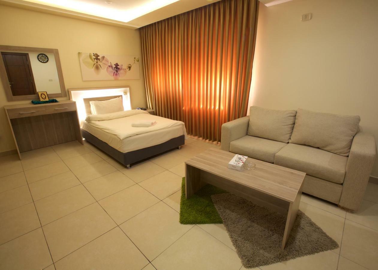 Lujain Hotel فندق النور واللجين Ammán Kültér fotó